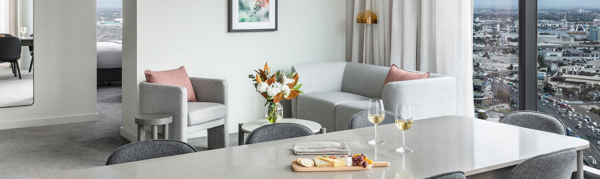 Oakwood Premier Melbourne Two Bedroom Executive Apartment Banner Desktop