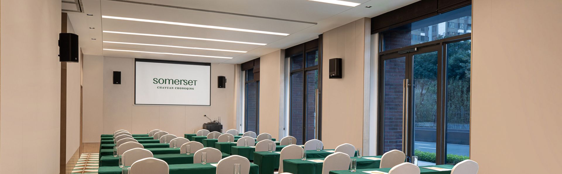 Create a modern and comfortable atmosphere for guests, build a convenient bridge for business communication, and provide a full range of business services. Hold various business meetings in the exclusive meeting spaces.