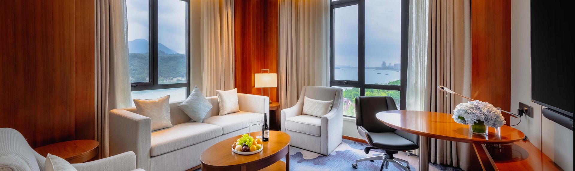 Oakwood Premier Tonglu One Bedroom Suite Banner Desktop