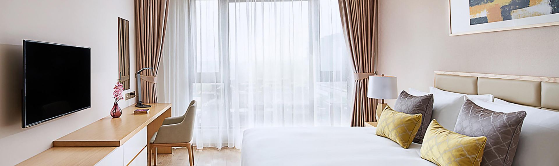 Oakwood Apartments Yangzhou One Bedroom Premier Queen Apartment Banner Desktop