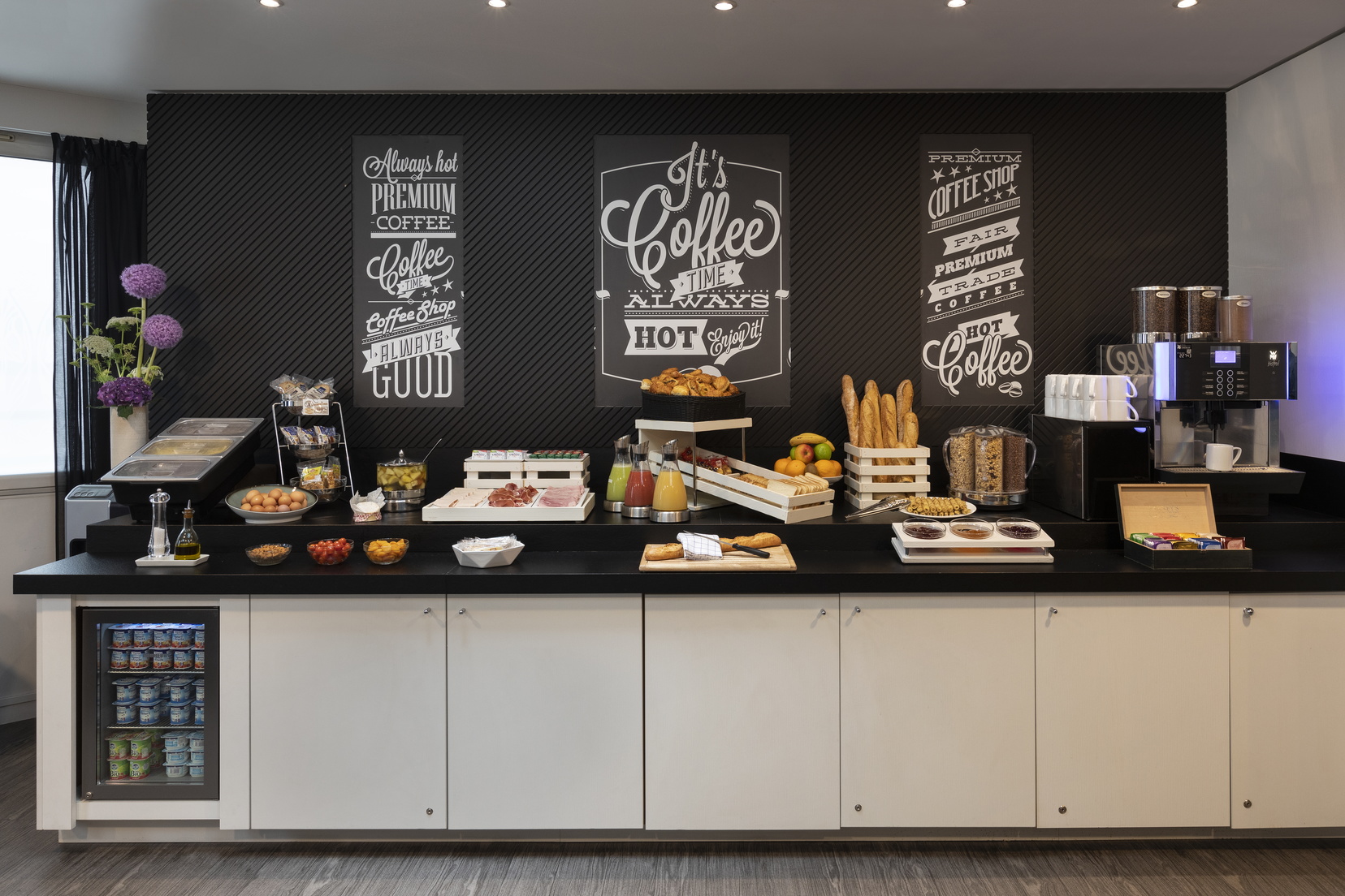 Continental buffet, apart hotel Paris 11