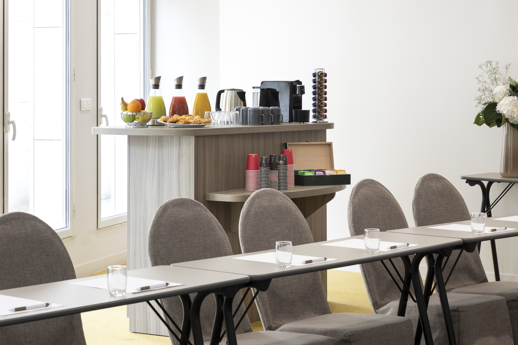 Meeting room of our apart hotel in Paris 11