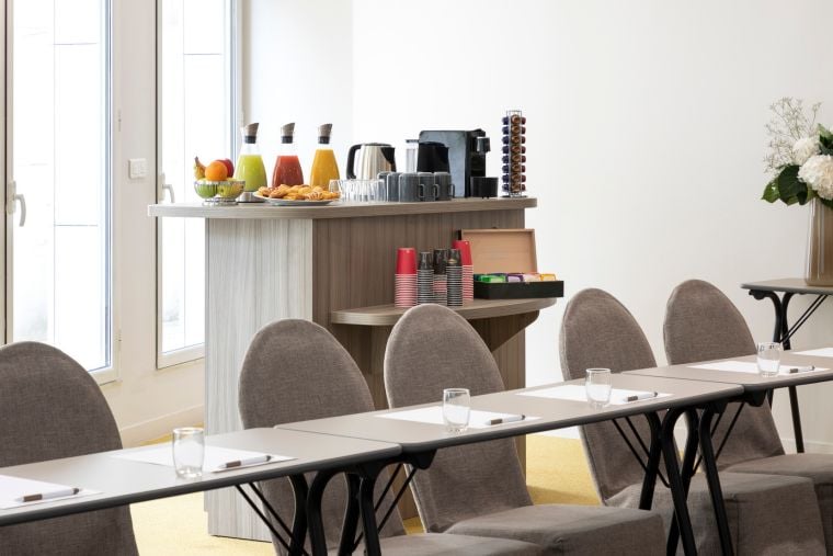 Meeting room of our apart hotel in Paris 11