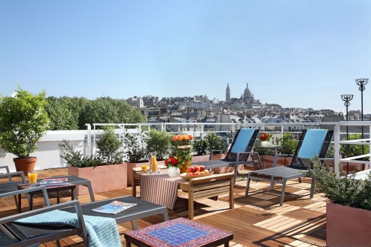 Terraza con vistas a Montmartre y a la Basílica del Sacré-Coeur, apart hotel Paris 18
