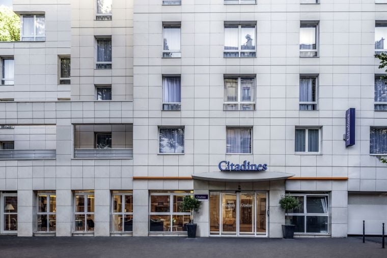 Fachada de nuestro hotel apart en París 18