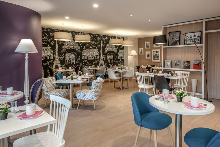 Sala de desayunos abierta los 7 días de la semana en nuestro apart hotel Paris 18