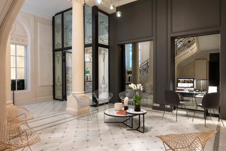 Vestíbulo y su ordenador equipados con Wi-fi de alta velocidad, hotel de 5 estrellas en París 8