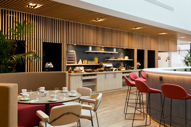 High standard restaurant and breakfast room open 7 days a week, apart hotel Strasbourg