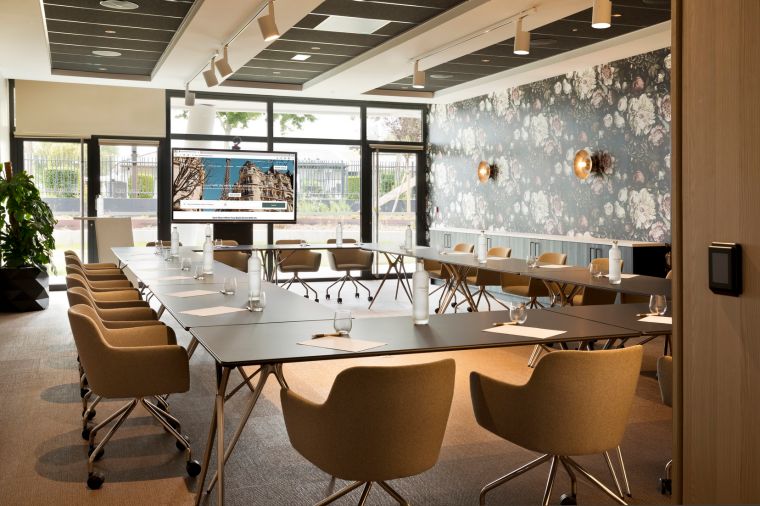 Meeting room in boardroom configuration of our apart hotel in Strasbourg