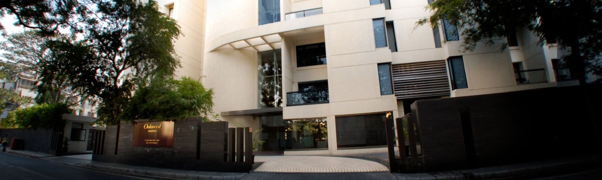Oakwood Residence Naylor Road Pune Location Banner Desktop