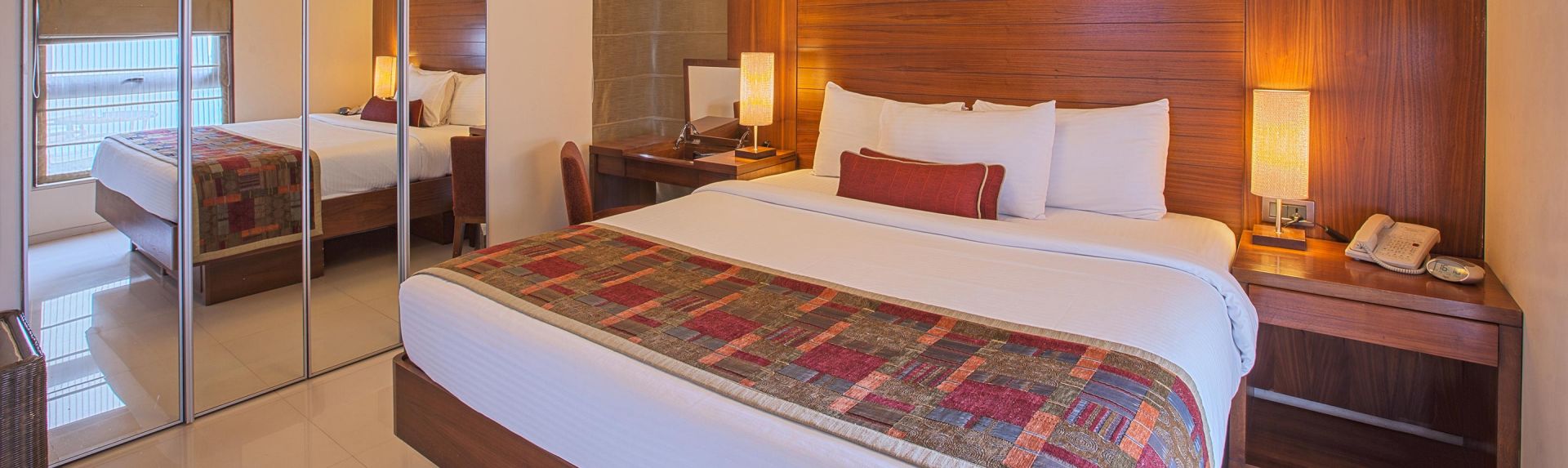 Oakwood Residence Naylor Road Pune One Bedroom Superior Apartment Banner Desktop