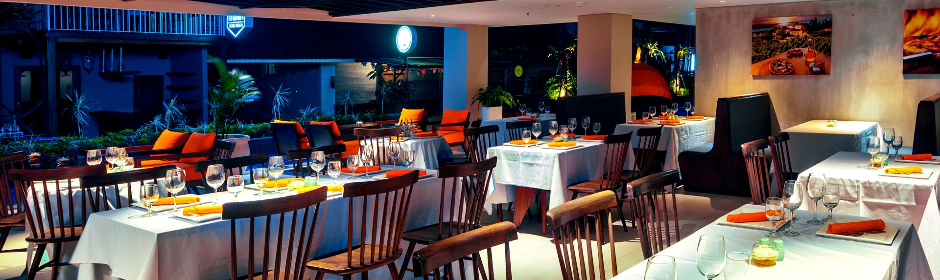 Bersantap di HARRIS Hotel Seminyak Bali