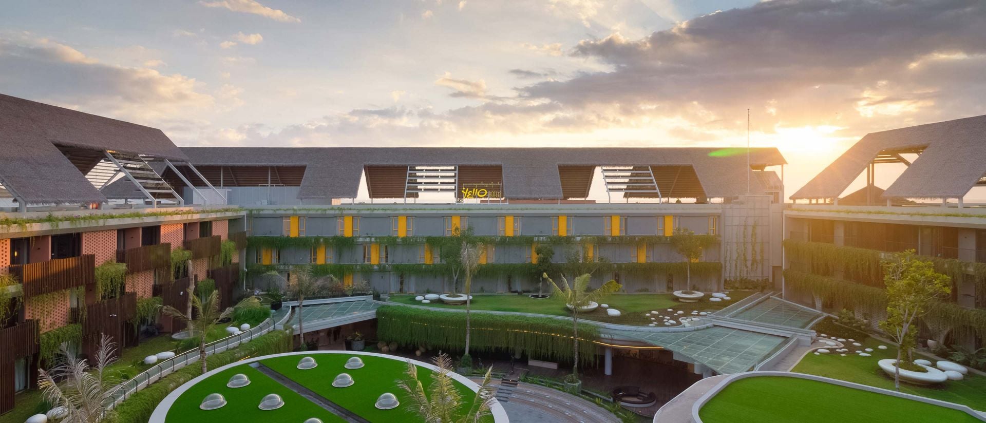 YELLO Kuta Beachwalk Bali Overview Desktop Banner