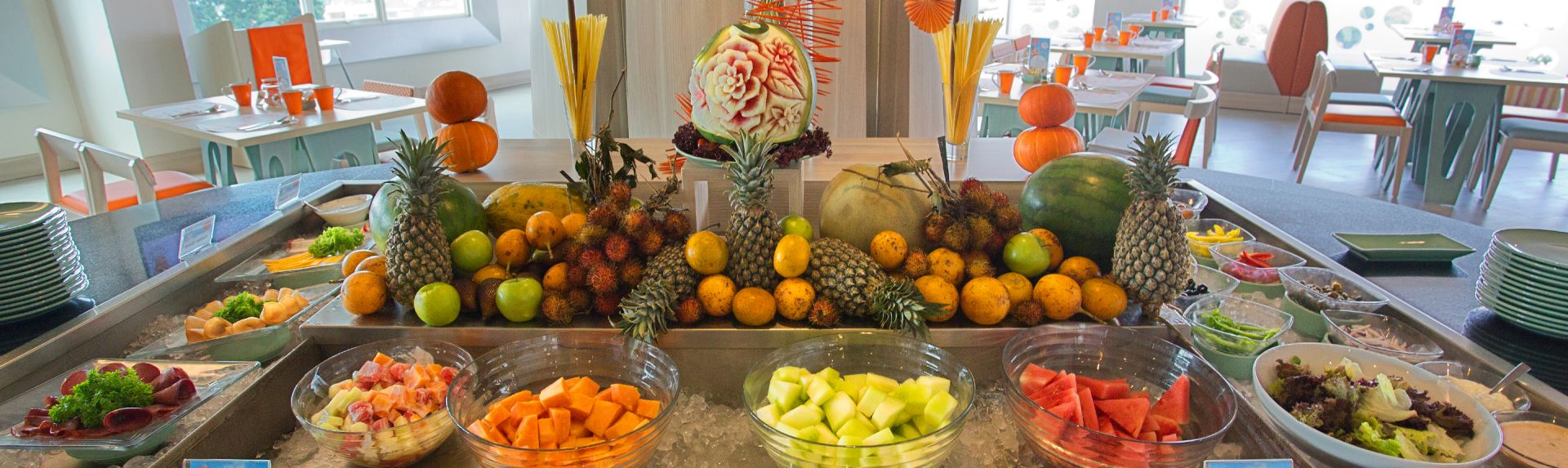 HARRIS Hotel & Conventions Ciumbuleuit Bandung Dining