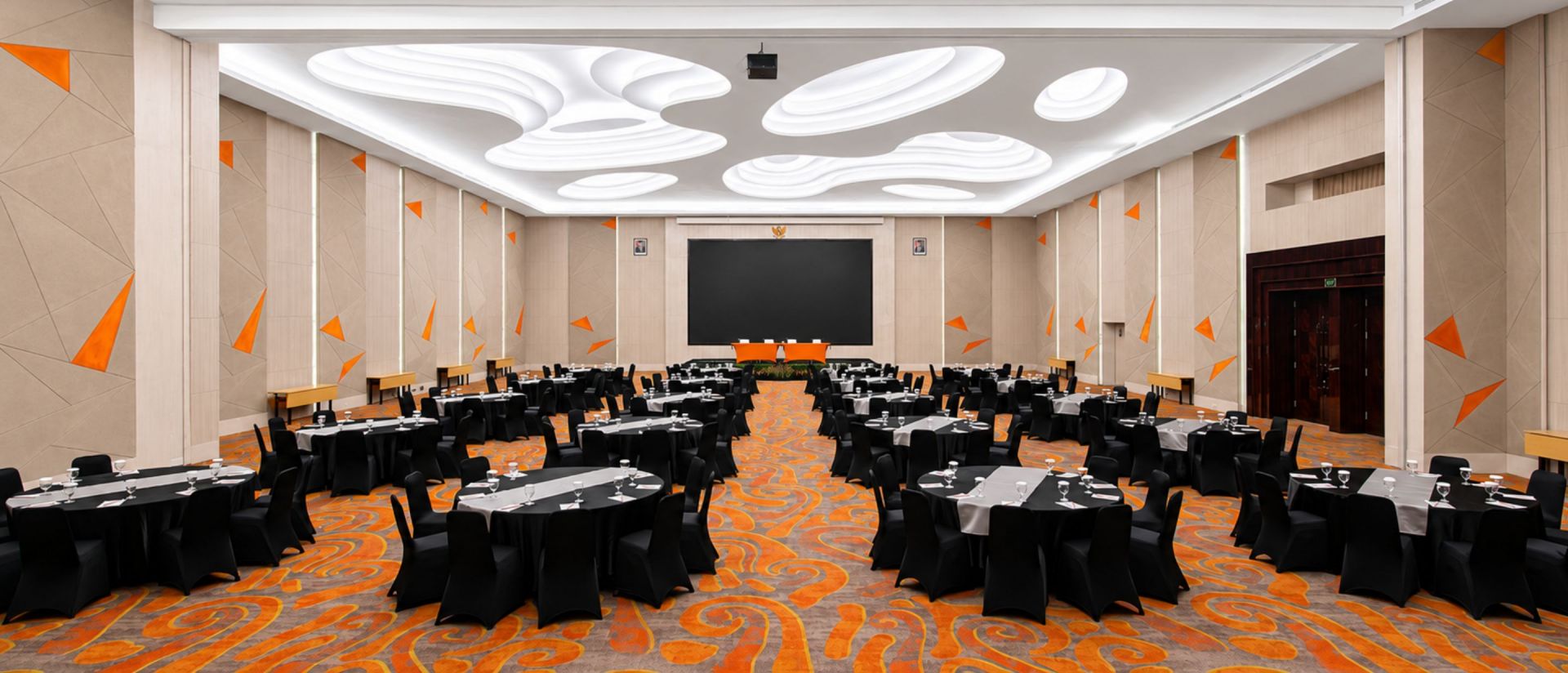 HARRIS Hotel & Conventions Ciumbuleuit Bandung Meetings and Events
