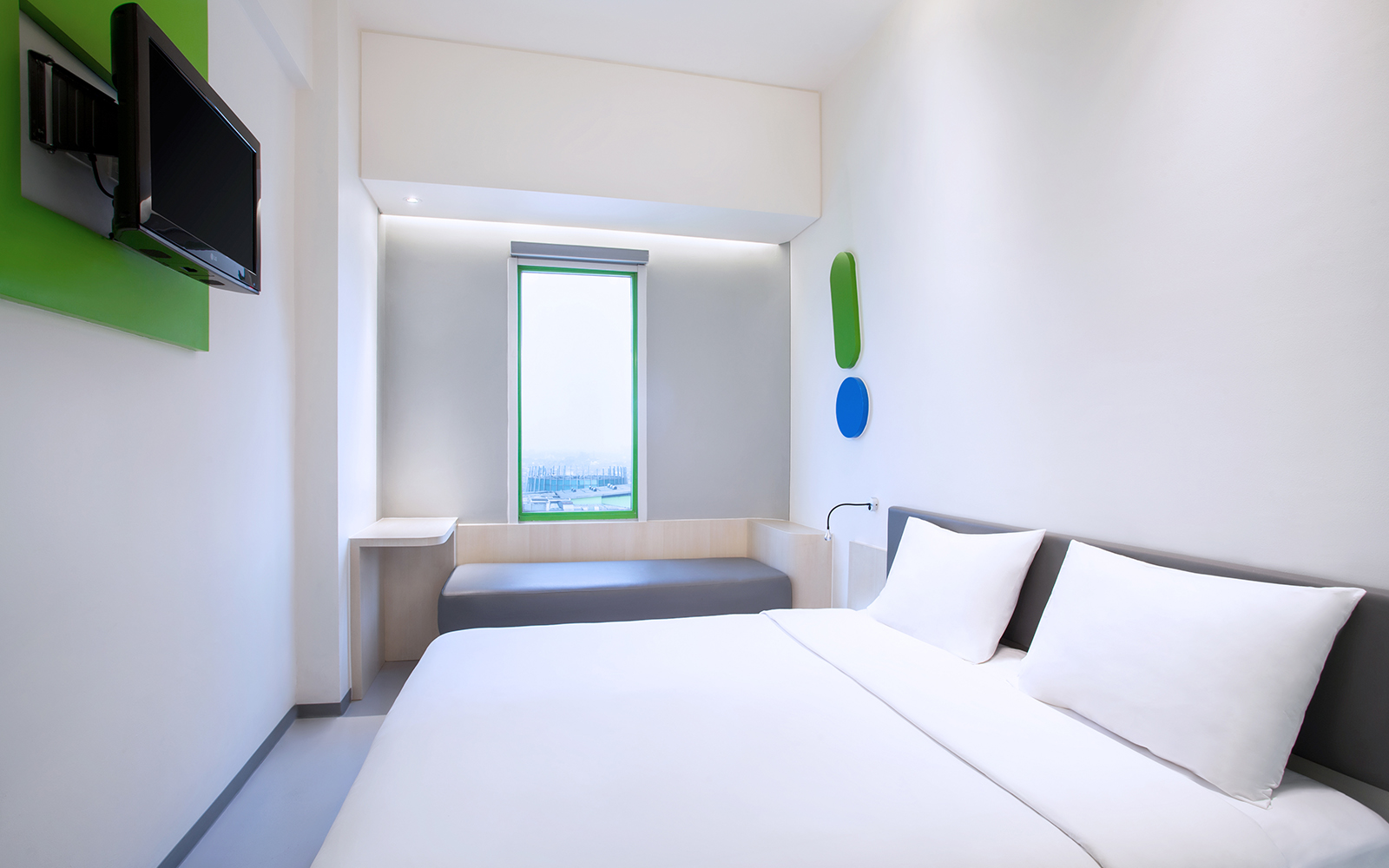 King sized bed at POP! Hotel Festival Citylink Budget Hotel Bedroom