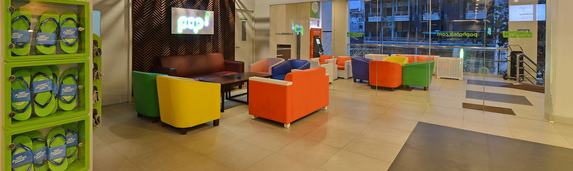Fasilitas desktop spanduk POP Hotel Banjarmasin