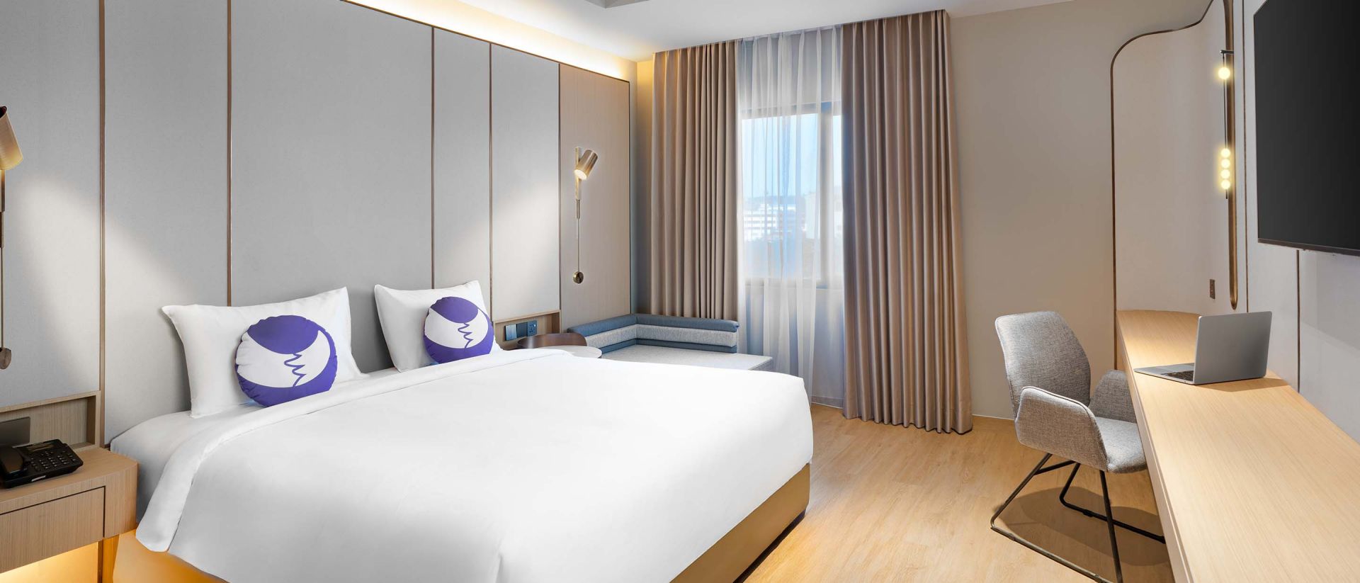 Banner Executive Suite Fox Nagoya Batam