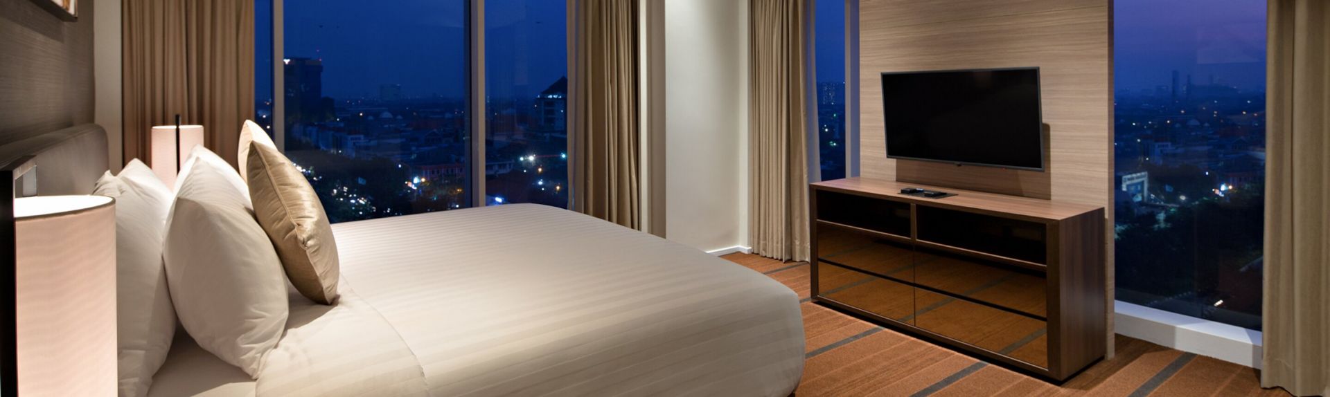 Oakwood Hotel Residence Surabaya Location Banner Desktop