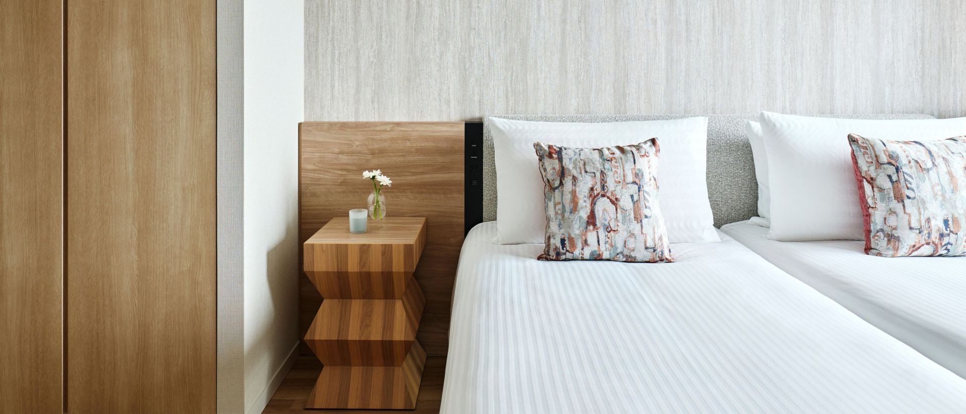 1bedroomdeluxetwin