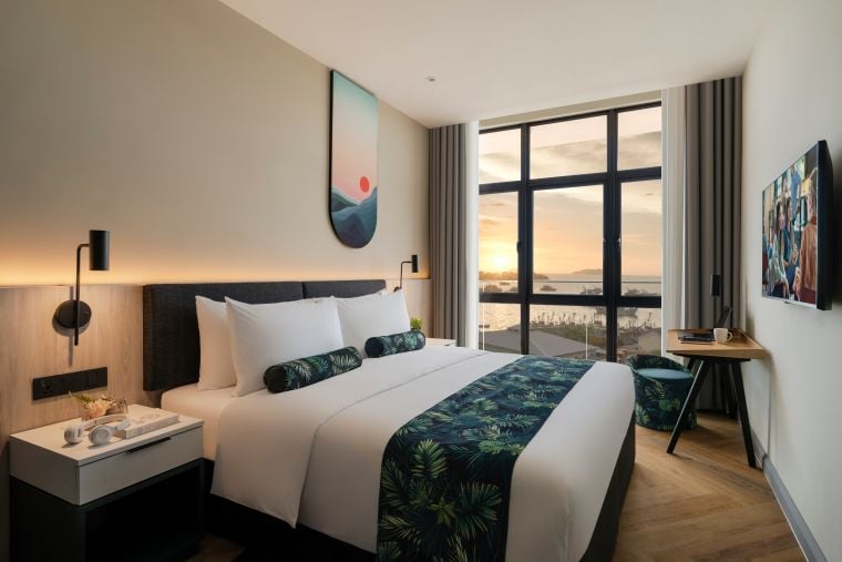 One Bedroom Premier King with Sea View