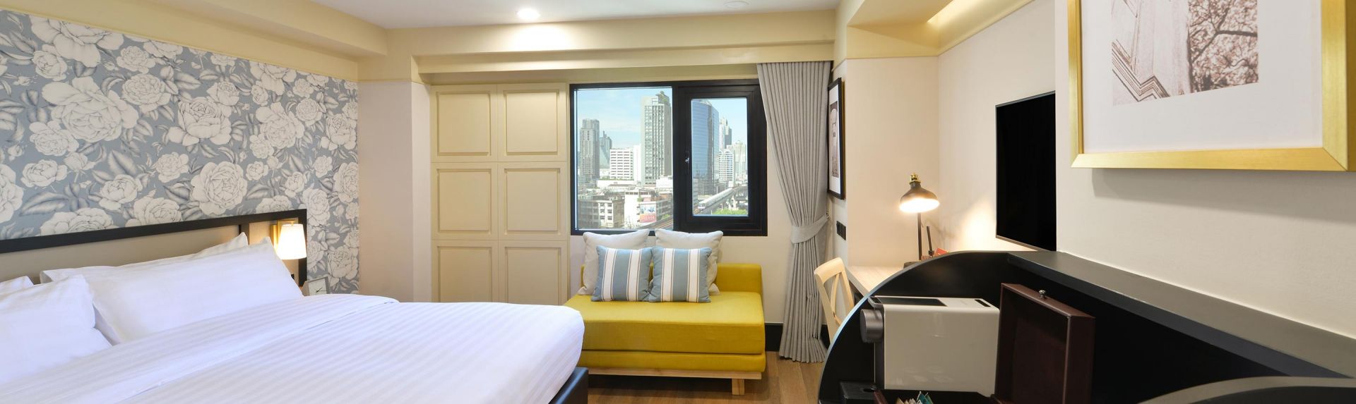 Oakwood Hotel Residence Bangkok Deluxe Banner Desktop