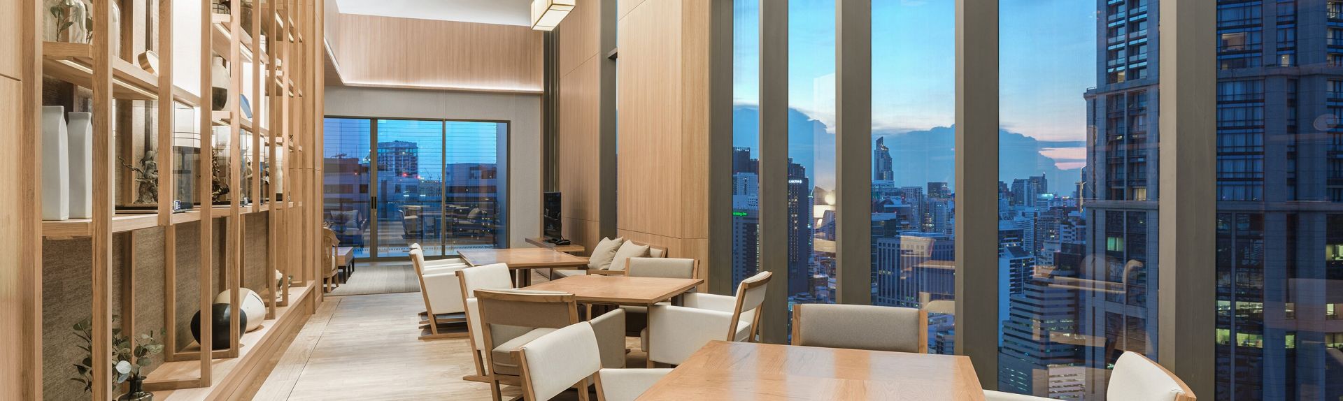 Oakwood Suites Bangkok สิ่งอํานวยความสะดวก แบนเนอร์เดสก์ท็อป