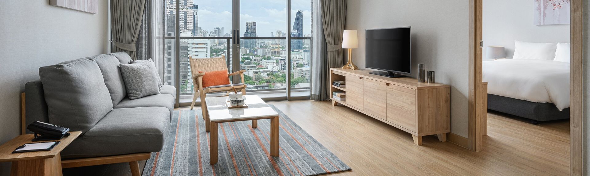 Oakwood Suites Bangkok นําเสนอ Banner Desktop