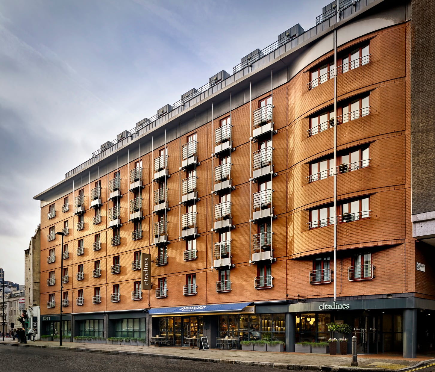 Discover in video Citadines Barbican London