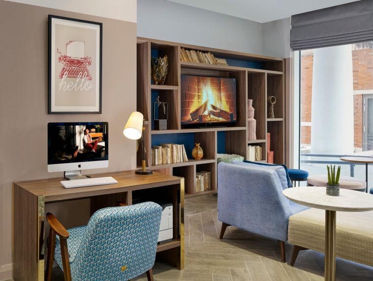 Sala de estar y ordenador con Wi-Fi de alta velocidad, apart hotel en Londres