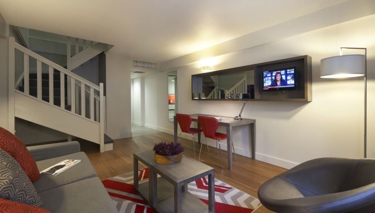 Wohnzimmer eines 3-Zimmer-Apartment mit Essbereich und Büro, wohnen auf Zeit in London