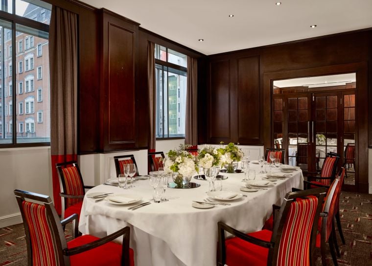 Sala de reuniones convertible en sala de recepción, hotel en Londres