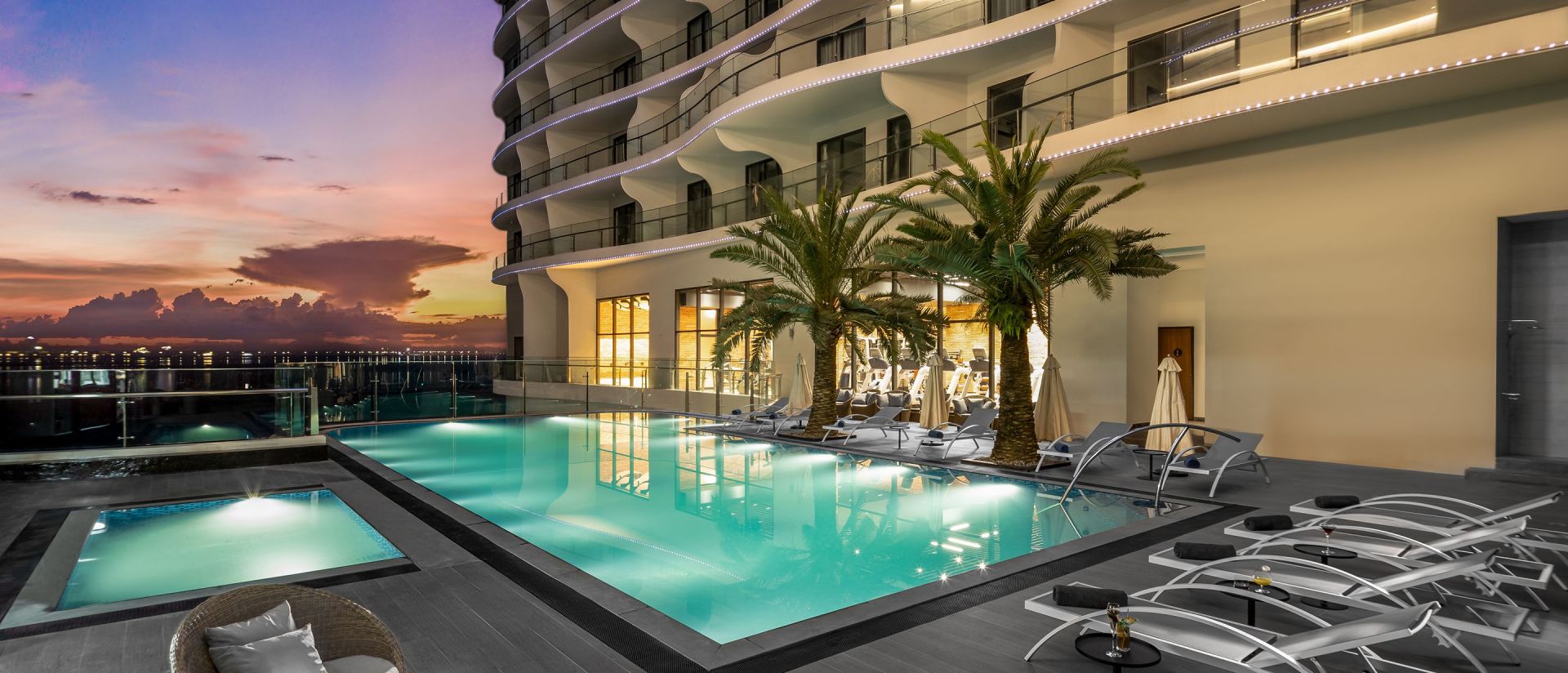 citadines marina halong pool