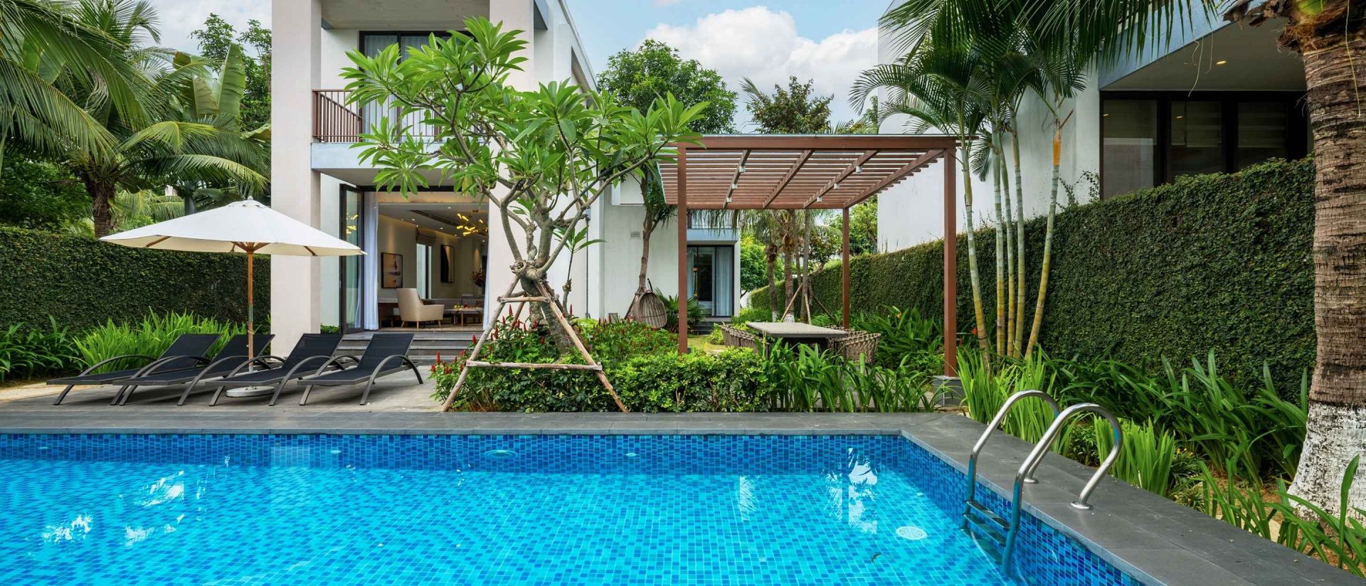 5 bedrooms oakwood junior villa