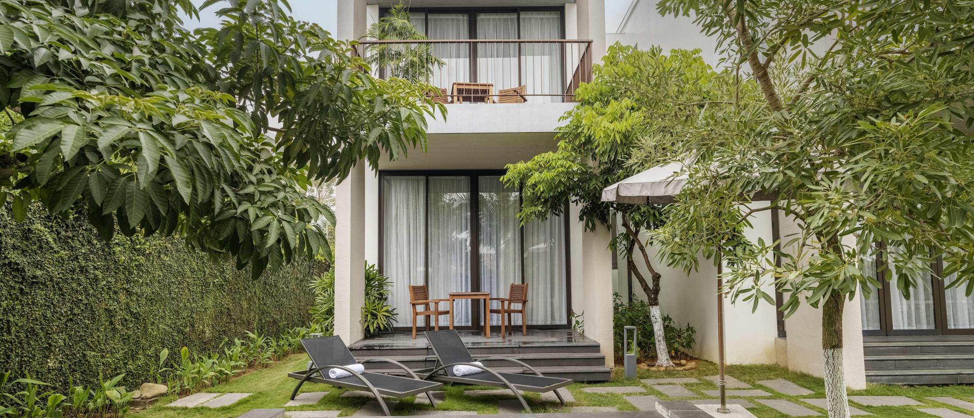 oakwood halong villa