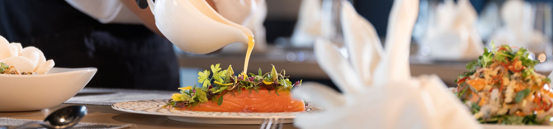 dining experience at lasong hotel and villas samson