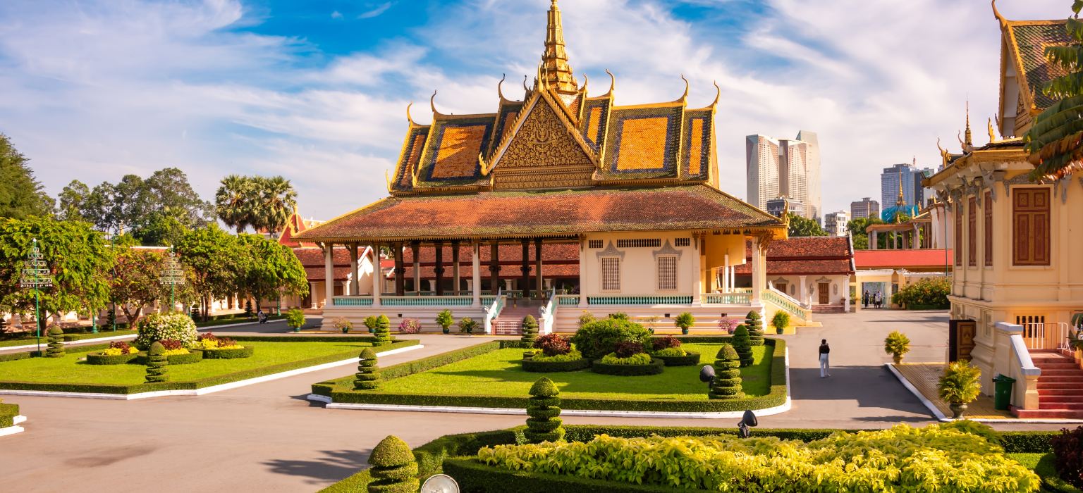 royal palace phnom penh cambodia