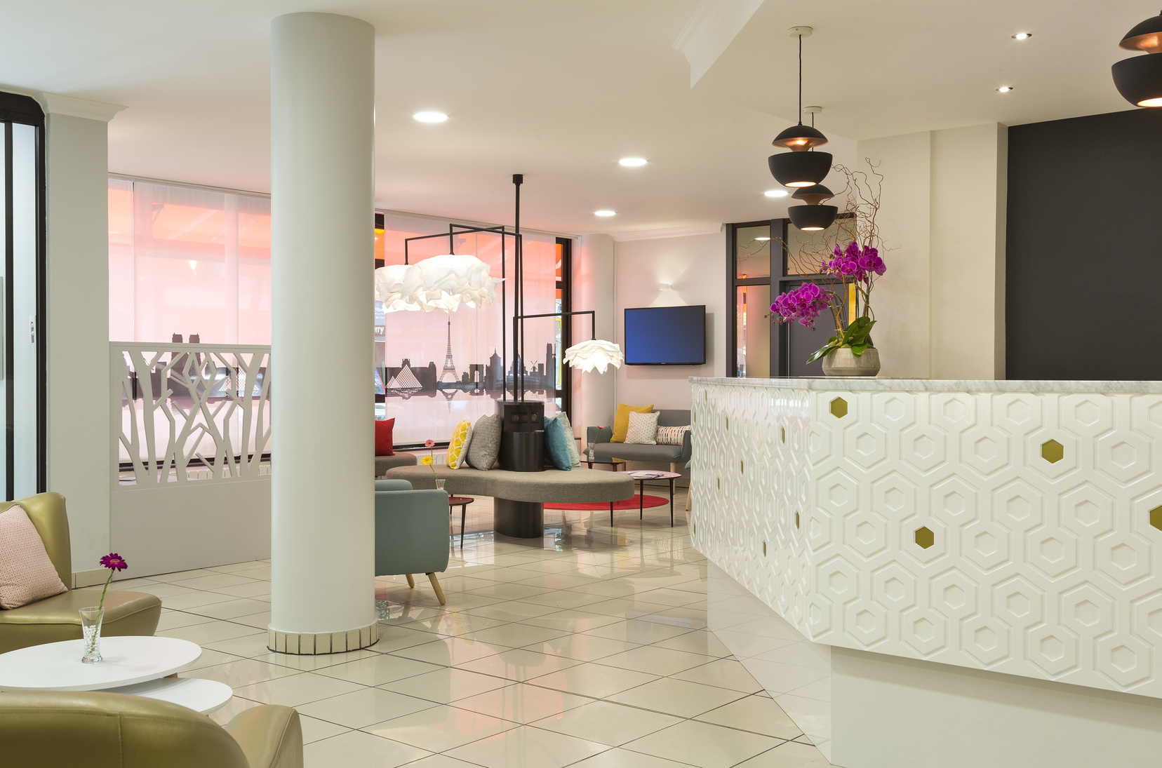 24/7 geöffnete Rezeption und Loungebereich, Wohnen auf Zeit in Paris 12