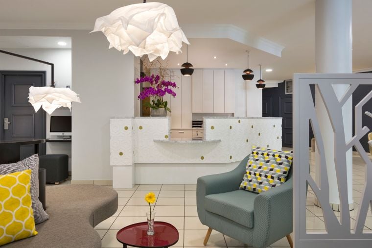 Rezeption und Loungebereich unseres Wohnen auf Zeit in Paris 12