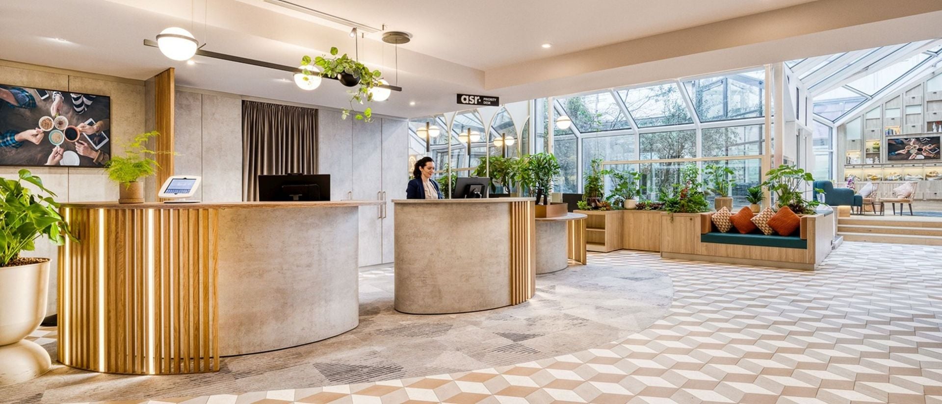 Amenities Overview Sr France Paris Cit Les Halles Lobby 01 Hr 61