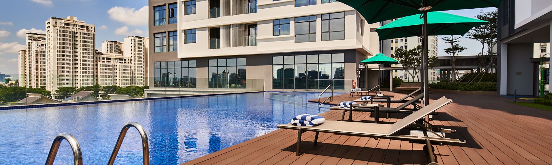 Bảng biểu ngữ Oakwood Residence Saigon Tiện nghi 